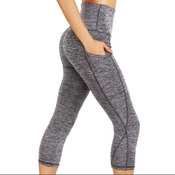 NWT Gray Capri Leggings | XL - Picture 3 of 5